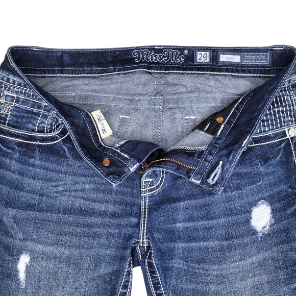 Miss Me | Distressed Capri | Size 29 - Picture 5 of 12